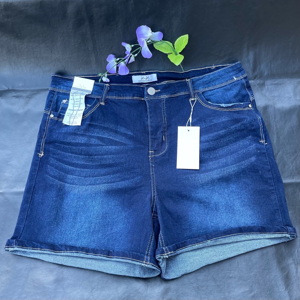 Woman’s Plus Size Shorts Slimming H+H Harmony & Havoc Jean Shorts Size 20 NWT.